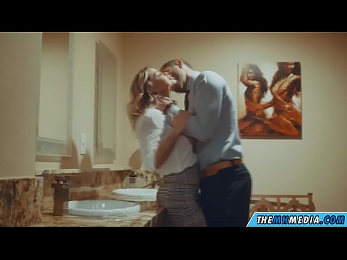 ❤️ Кога бујна русокоса ќе ве заведе во јавен тоалет ❤❌ Квалитетно порно кај нас ❤